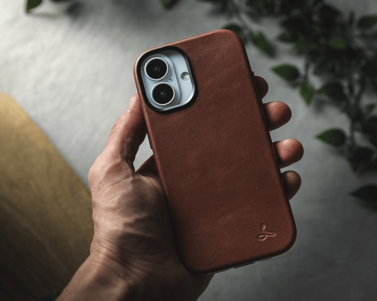 Snakehive Metro Bumper Case Apple iPhone 17 - Metro Slim Leather Phone Case Metro Slim Leather Phone Case for Apple iPhone 17