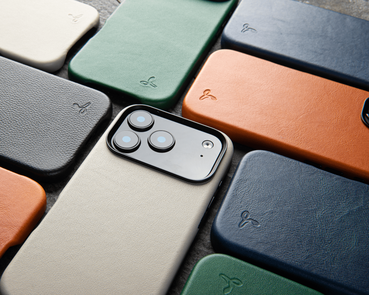 Apple iPhone 17 - Metro Slim Leather Phone Case