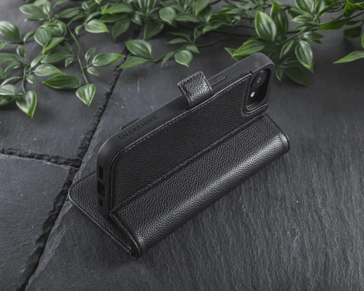 Snakehive Metro Wallet Apple iPhone 17e / 16e - Metro Leather Wallet Phone Case Metro Leather Wallet Phone Case for Apple iPhone 17e / 16e