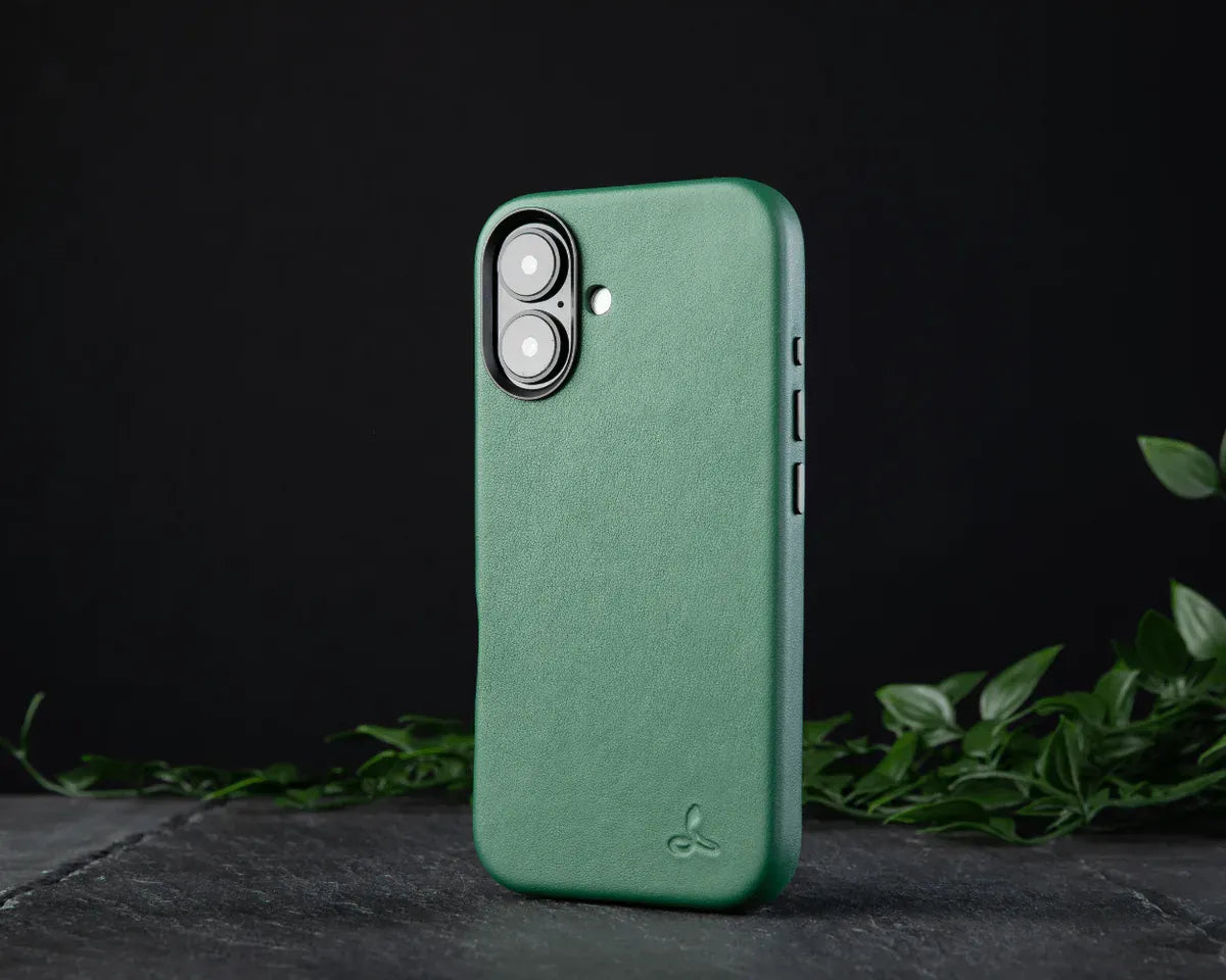 Snakehive Metro Bumper Case Apple iPhone 16 - Metro Slim Leather Phone Case Metro Slim Leather Phone Case for Apple iPhone 16