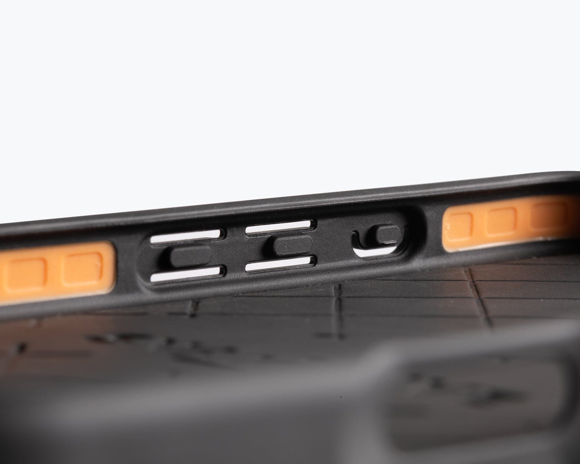 Apple Iphone 16 Metro Leather Case - Snakehive UK