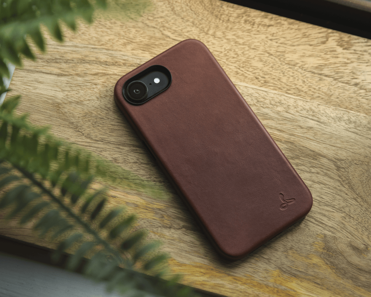Snakehive Metro Bumper Case Apple iPhone 17e / 16e - Metro Slim Leather Phone Case Metro Slim Leather Phone Case for Apple iPhone 17e / 16e