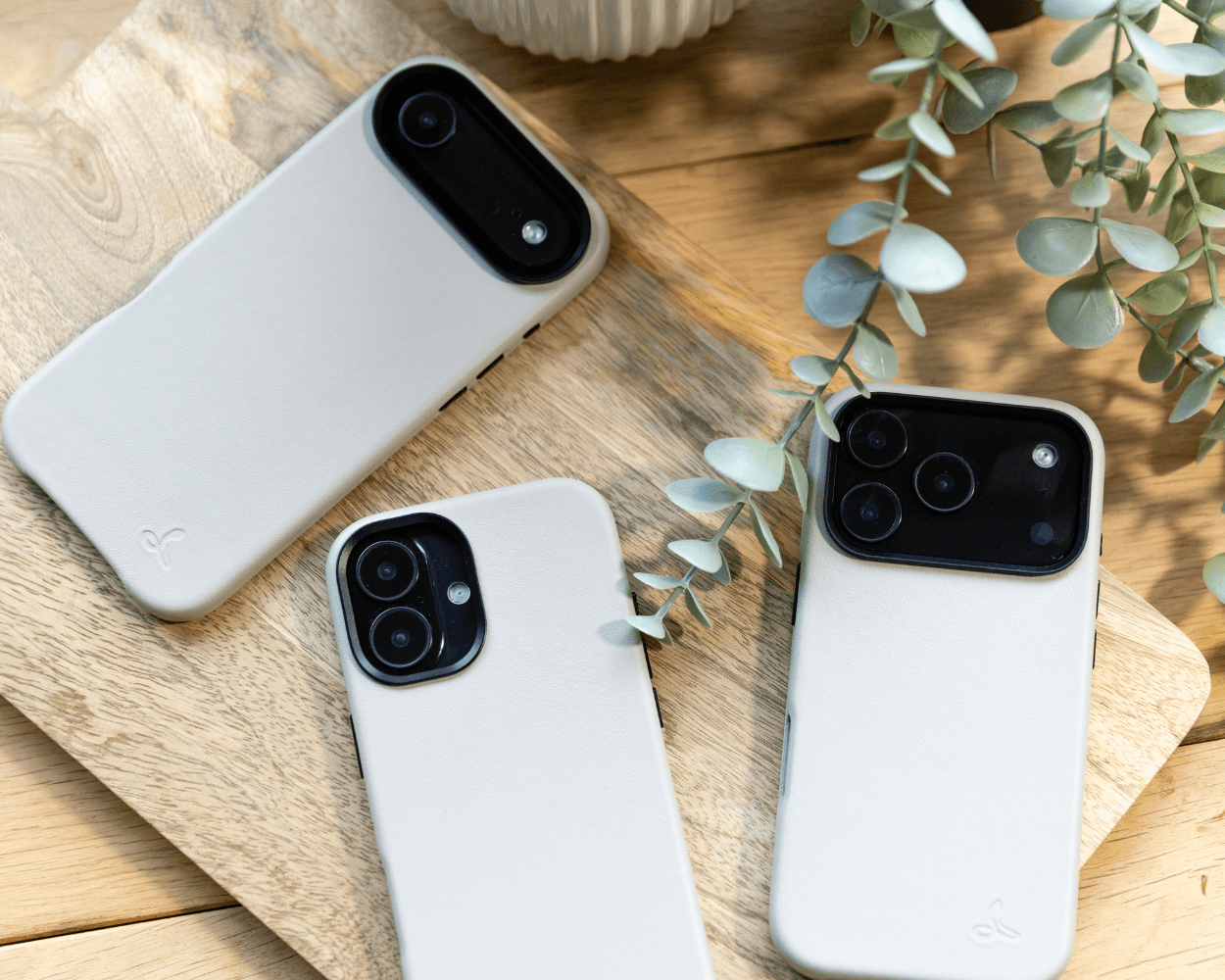 Apple iPhone 17 - Metro Slim Leather Phone Case