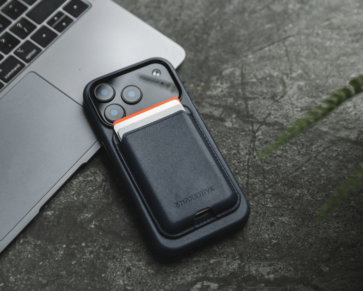 Metro MagSafe Cardholder