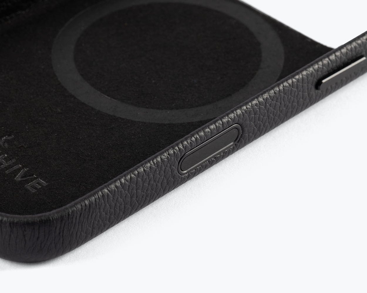 Apple iPhone 17 Pro Max  - Metro Slim Leather Phone Case