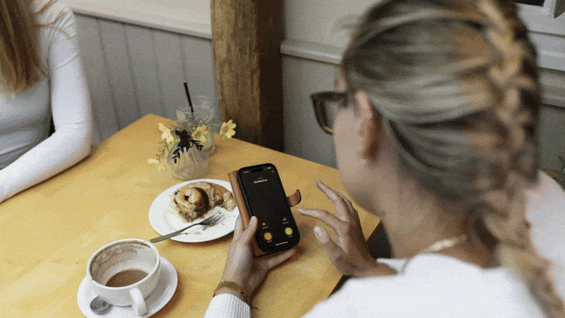 Apple iPhone 15 Pro Max - Vintage Leather Wallet Phone Case (Side Clasp)