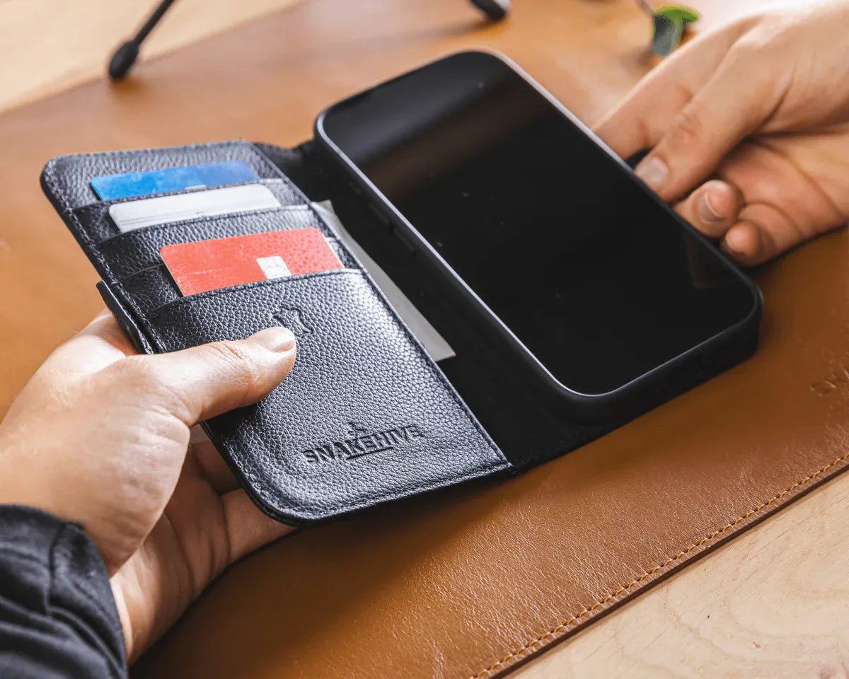 Snakehive Metro Wallet Apple iPhone 16 Pro - Metro Leather Wallet Phone Case Metro Leather Wallet Phone Case for Apple iPhone 16 Pro