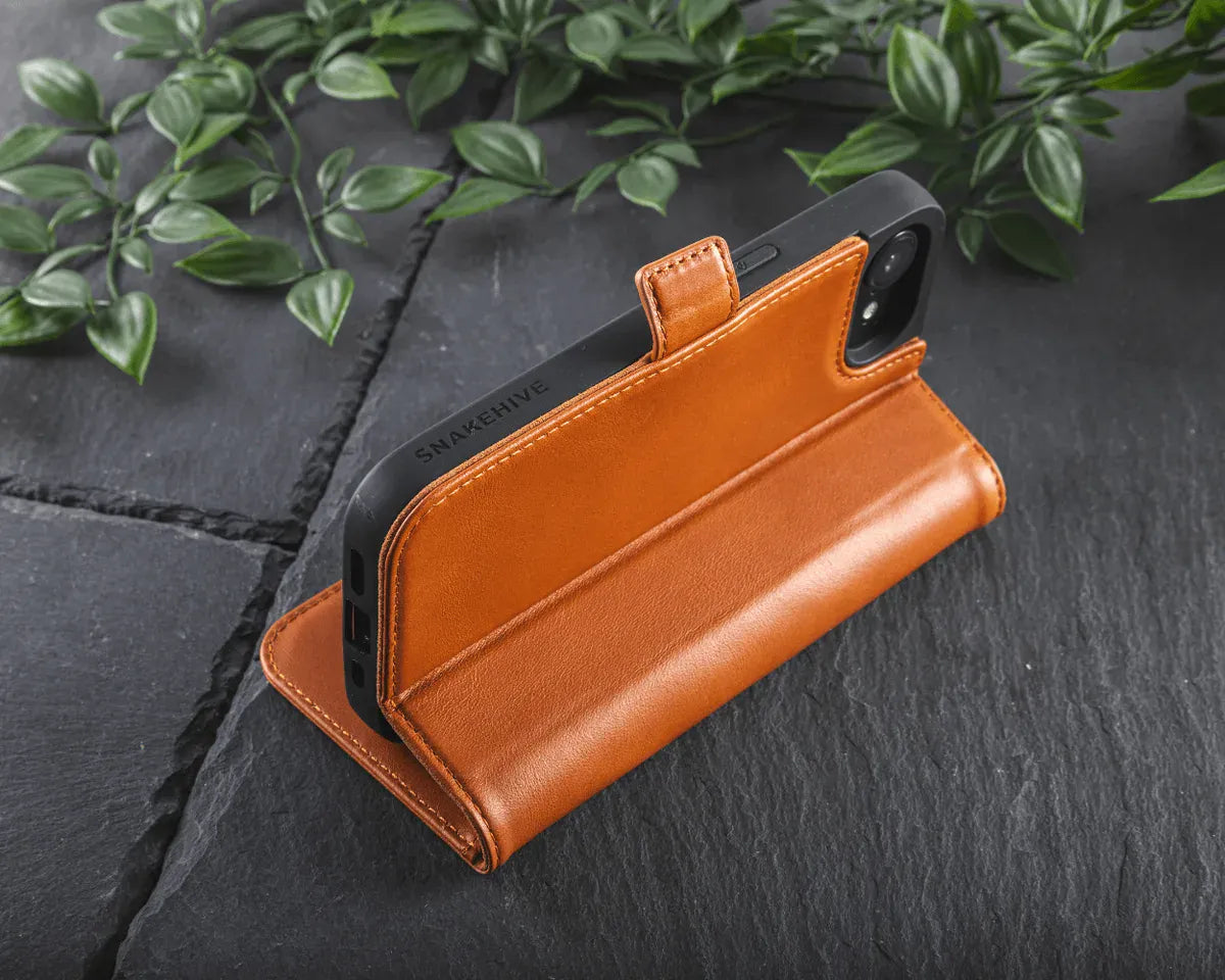 Snakehive Metro Wallet Apple iPhone 17e / 16e - Metro Leather Wallet Phone Case Metro Leather Wallet Phone Case for Apple iPhone 17e / 16e