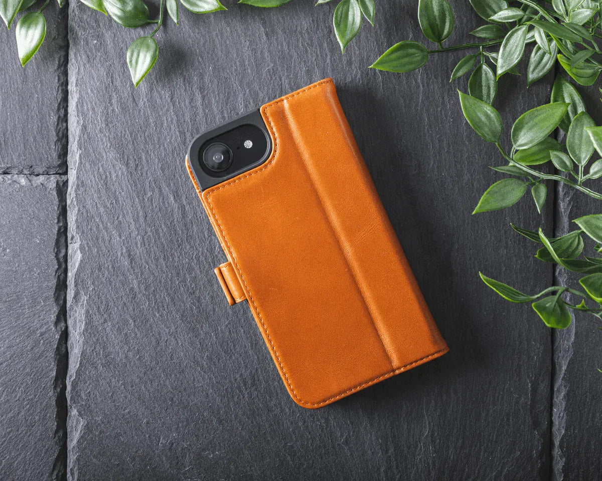 Snakehive Metro Wallet Apple iPhone 17e / 16e - Metro Leather Wallet Phone Case Metro Leather Wallet Phone Case for Apple iPhone 17e / 16e