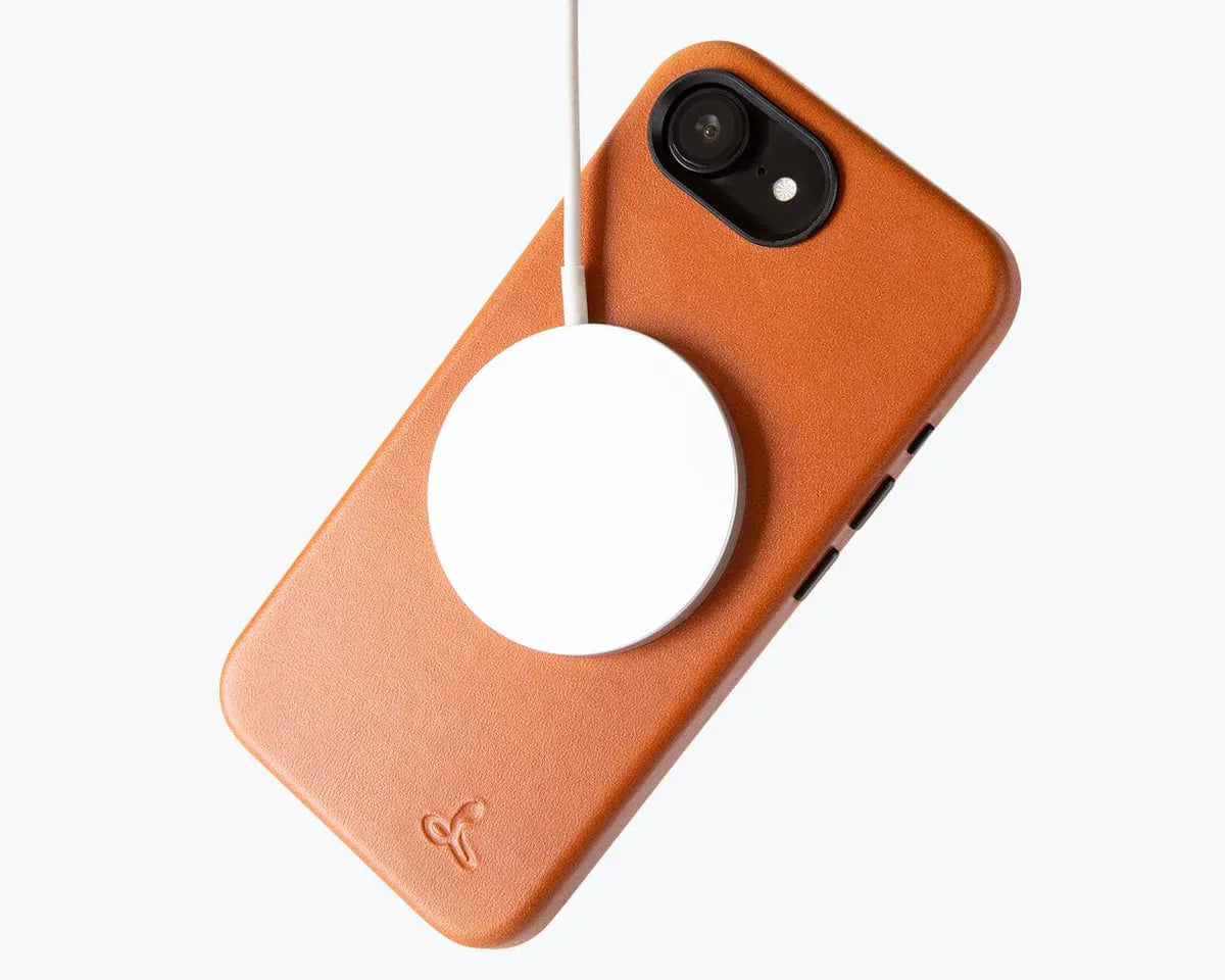 Snakehive Metro Bumper Case Apple iPhone 17e / 16e - Metro Slim Leather Phone Case Metro Slim Leather Phone Case for Apple iPhone 17e / 16e