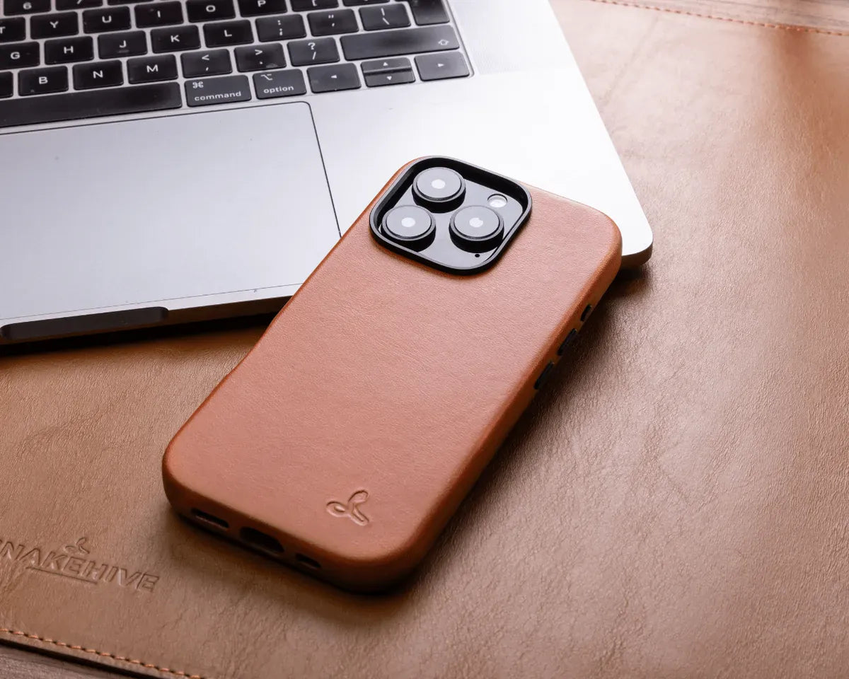 Snakehive Metro Bumper Case Apple iPhone 16 Pro Max - Metro Slim Leather Phone Case Metro Slim Leather Phone Case for Apple iPhone 16 Pro Max