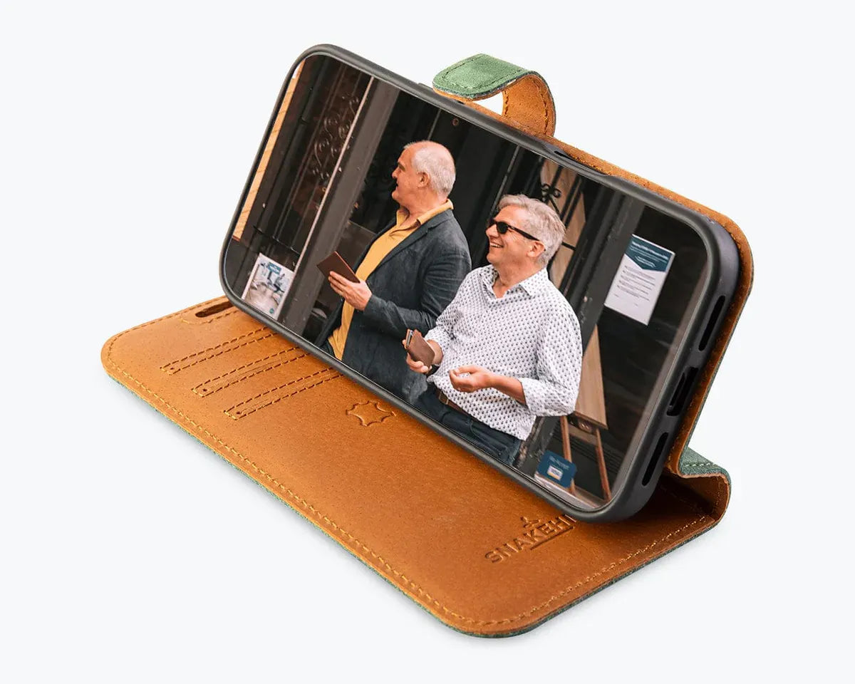Snakehive Vintage Wallet Apple iPhone 17 Pro Max - Vintage Leather Wallet Phone Case Vintage Leather Wallet Case for Apple iPhone 17 Pro Max